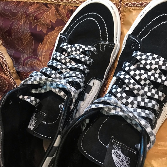 Vans - Picture 3 of 6